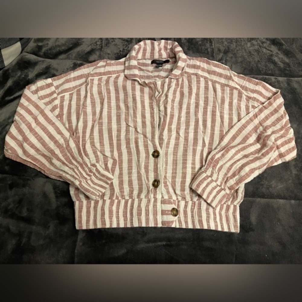 Forever 21 Button crop top Size Large